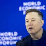 Musk, el hombre más rico del mundo, dijo que fue «un tonto» al financiar a OpenAI