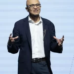 El director ejecutivo de Microsoft defiende el “riesgo” que tomó al invertir en OpenAI