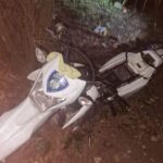 Dejan abandonada motocicleta policial robada durante asalto a patrulla en Santiago